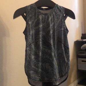 Lululemon tank top size 4
